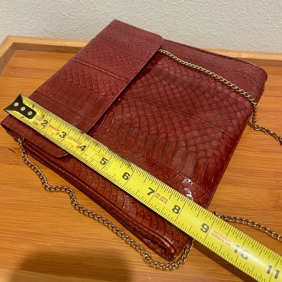 VTG 70’s Genuine Snakeskin Clutch Shoulder Bag Red Gold chain strap Flap Rare - Picture 3 of 16